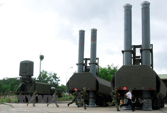 Lực lượng tên lửa bờ là một trong 5 lực lượng chủ yếu của Quân chủng Hải quân hiện nay. Việt Nam hiện là quốc gia duy nhất trong khu vực ASEAN sở hữu hệ thống tên lửa bờ K-300P Bastion-P siêu âm có tầm bắn trên 300 km, tính cơ động cao và uy lực lớn. (Nguồn: Tư liệu/TTXVN phát)