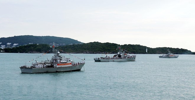 pháo tuần tra HQ-264 và HQ-265 thuộc lớp tàu pháo chiến đấu hiện đại Svetlyak của Nga, trang bị các loại vũ khí hiện đại, tự động hóa cao, được biên chế về Lữ đoàn 127 Vùng 5 Hải quân, thực hiện nhiệm vụ huấn luyện, tuần tiễu, quản lý, bảo vệ chủ quyền vùng biển, đảo Tây Nam của Tổ quốc. (Ảnh: Lê Huy Hải/TTXVN)