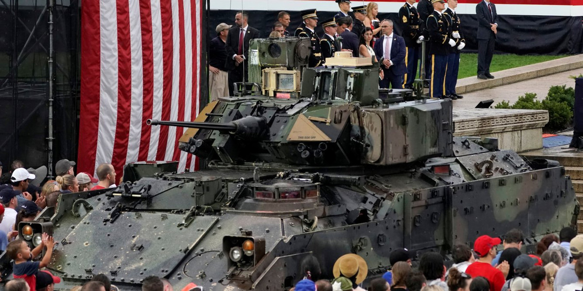 Cuộc diễu binh mừng Quốc Khánh 4/7 được truyền thông Mỹ và trên thế giới quan tâm, đưa tin cập nhật từng giờ và tất nhiên, truyền thông... Nga cũng không nằm ngoài sự kiện này. Nguồn ảnh: BI.