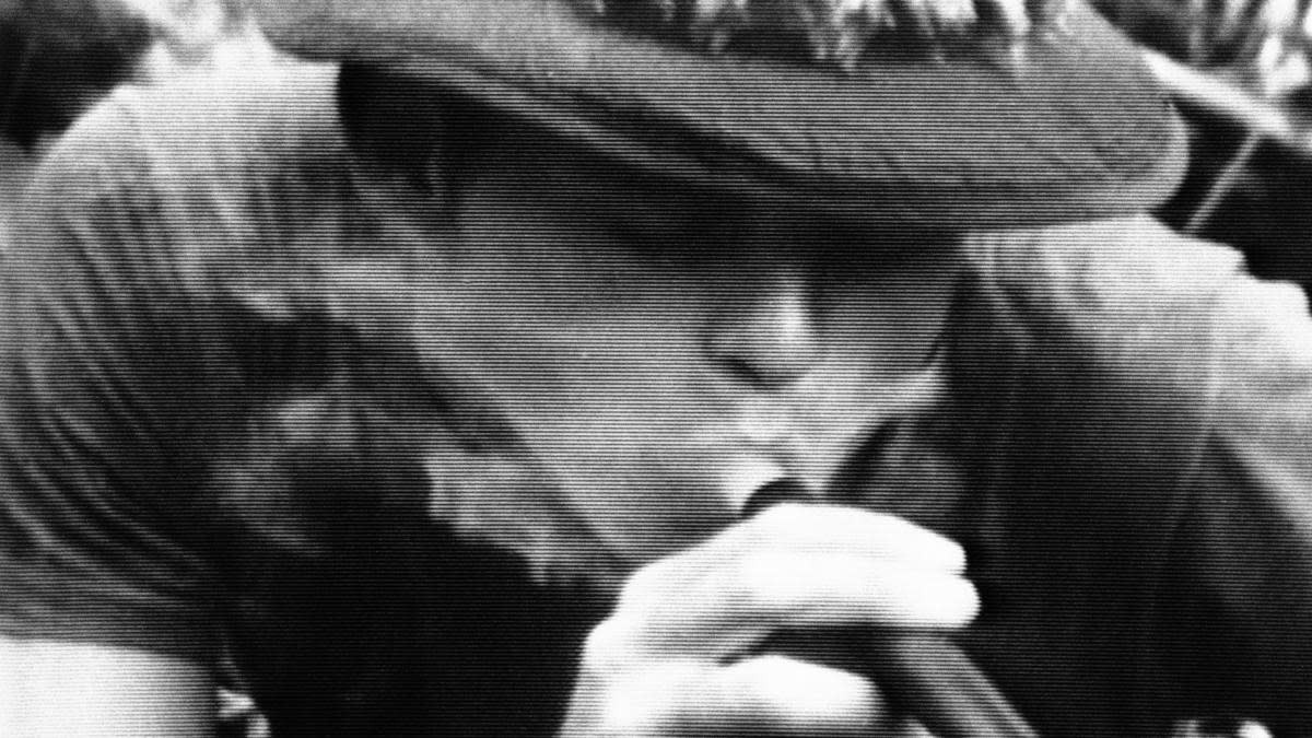 So với Chiến tranh Thế giới thứ hai, lính Mỹ tham chiến ở Việt Nam cũng nhàn hơn khá nhiều vì vào mùa mưa các hoạt động quân sự của bộ binh của cả hai phía đều bị đình trệ gần như hoàn toàn dẫn đến việc một bộ phận lớn lính Mỹ chán nản, không có việc gì để làm và tìm đến với "nàng tiên nâu" do bị dụ dỗ. Nguồn ảnh: Arcgis.