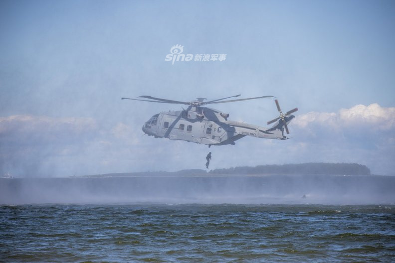 Giai đoạn ba của cuộc tập trận bắt đầu từ ngày 26/6 và kết thúc vào hôm nay - ngày 8/7 tập trung vào việc huấn luyện đổ bộ đường biển và bao gồm nhiều chiến dịch đổ bộ quy mô nhỏ lên các quốc gia có vùng biển tiếp giáp với biển Baltic. Nguồn ảnh: Royalnavy.