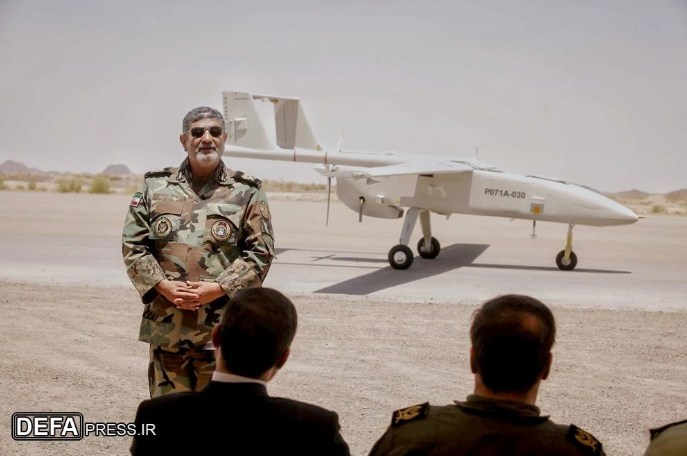 Loại máy bay không người lái Iran mới được giới thiệu có tên định danh là Mohajer-6 và có thể mang theo các loại vũ khí tấn công, bản thân Mohajer-6 xuất hiện lần đầu tiên vào năm 2017 và bắt đầu đưa vào sản xuất hàng loạt từ tháng 2/2018. Nguồn ảnh: DEFA.