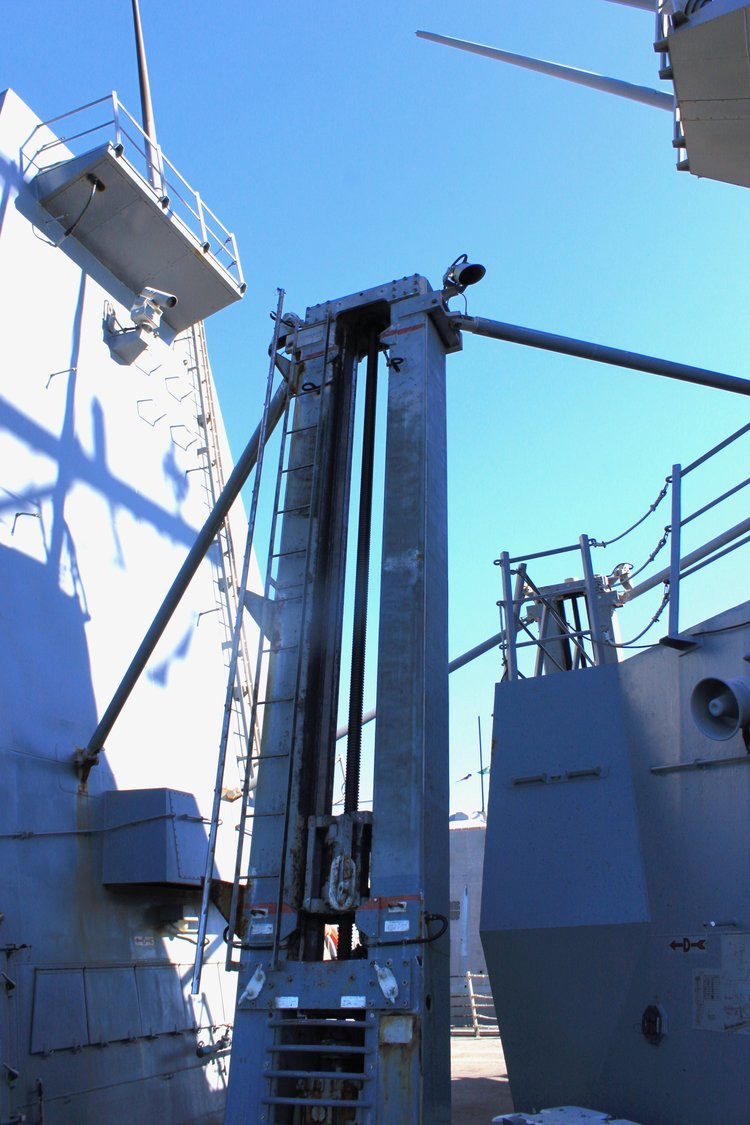 Hệ thống kéo cáp được đặt ở mạn tàu với một nhiệm vụ cực kỳ đặc biệt...