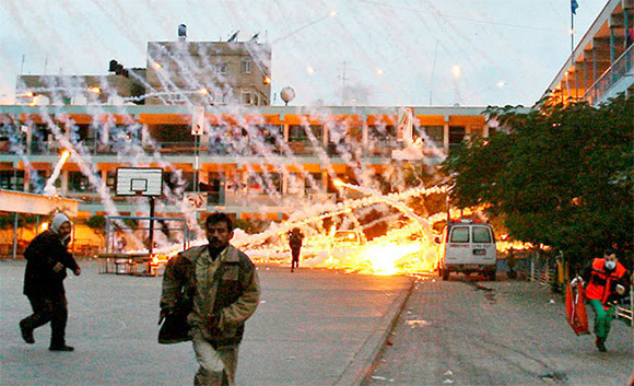 Theo nhiều nguồn tin chưa được xác nhận, chính quyền Israel bắt đầu ra lệnh nghiên cứu và phát triển vũ khí hạt nhân ngay lập tức kể từ khi cuộc Chiến tranh Sáu ngày kết thúc. Vũ khí hạt nhân khi này được coi là một trong những con bài cuối cùng mà Israel sẽ sử dụng trong các cuộc chiến tranh tương lai nếu như sự tồn vong của dân tộc và của quốc gia này bị đe doạ. Nguồn ảnh: ANIT.