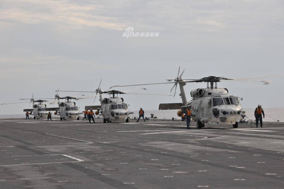 Ở thời điểm hiện tại, khu trục hạm trực thăng Izumo của Lực lượng Phòng vệ Trên biển Nhật Bản mang theo được tối đa 28 máy bay trực thăng các loại. Nguồn ảnh: Sina.