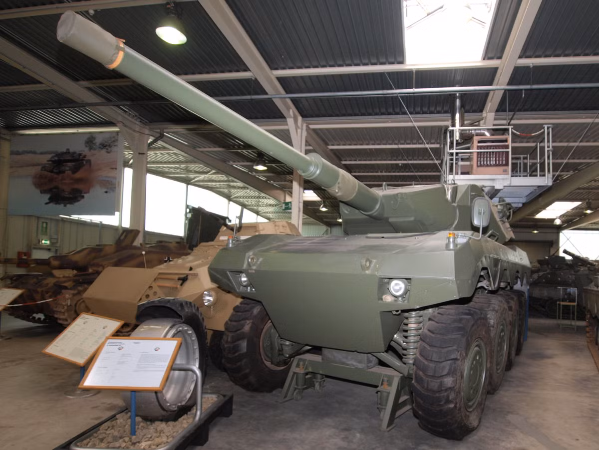 Hiện tại nguyên mẫu duy nhất của Radpanzer 90 đang được trưng bày tại Bộ sưu tập Công nghệ Quốc phòng được đặt tại Koblenz, Đức. Nguồn ảnh: TDYQ.