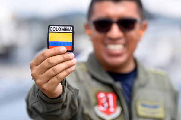 Triển lãm hàng không Colombia năm nay có quy mô lớn bậc nhất trong lịch sử với sự tham gia của hơn 100 chiến đấu cơ, máy bay ném bom các loại cùng 3500 khách mời chuyên gia và 220 gian hàng của nhiều quốc gia trên thế giới. Nguồn ảnh: F-aircolombia.