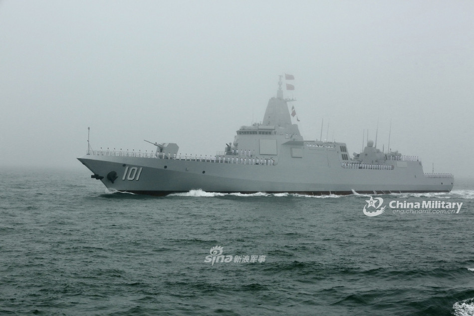 Trong đó nổi bật nhất chính là 112 giếng phóng tên lửa thẳng đứng - đây là số lượng giếng phóng nhiều hơn nhiều so với 96 giếng phóng tên lửa trên khu trục hạm Arleigh Burke mà Mỹ đang sử dụng. Nguồn ảnh: Sina.