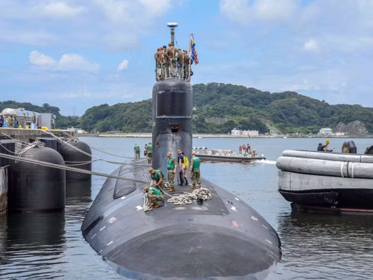 Hiện tại trong lực lượng Hải quân Mỹ vẫn còn ba tàu ngầm lớp Seawolf đang phục vụ. Như thông lệ, chiếc cũ nhất trong ba chiếc này được đặt tên là Seawolf (giống với tên lớp). Tuy nhiên hai chiếc sau đó một chiếc lại mang tên Connecticut (tên tiểu bang) và chiếc còn lại lại tên là... Jimmy Carter (tên thổng thống). Nguồn ảnh: BI.