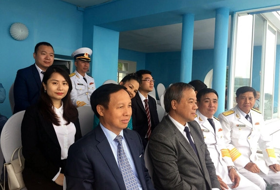 Phát biểu tại Lễ duyệt binh, Thị trưởng Vùng Viễn Đông Kojemyako Oleg Nikolaevich chúc mừng các cựu chiến binh, sĩ quan, thủy thủ của Hải quân Nga và của Hạm đội Thái Bình Dương nhân Ngày truyền thống; đồng thời khẳng định và ghi nhận sự hy sinh của Hải quân Nga đối với nhân dân Nga cũng như góp phần gìn giữ cho hòa bình khu vực và trên thế giới...