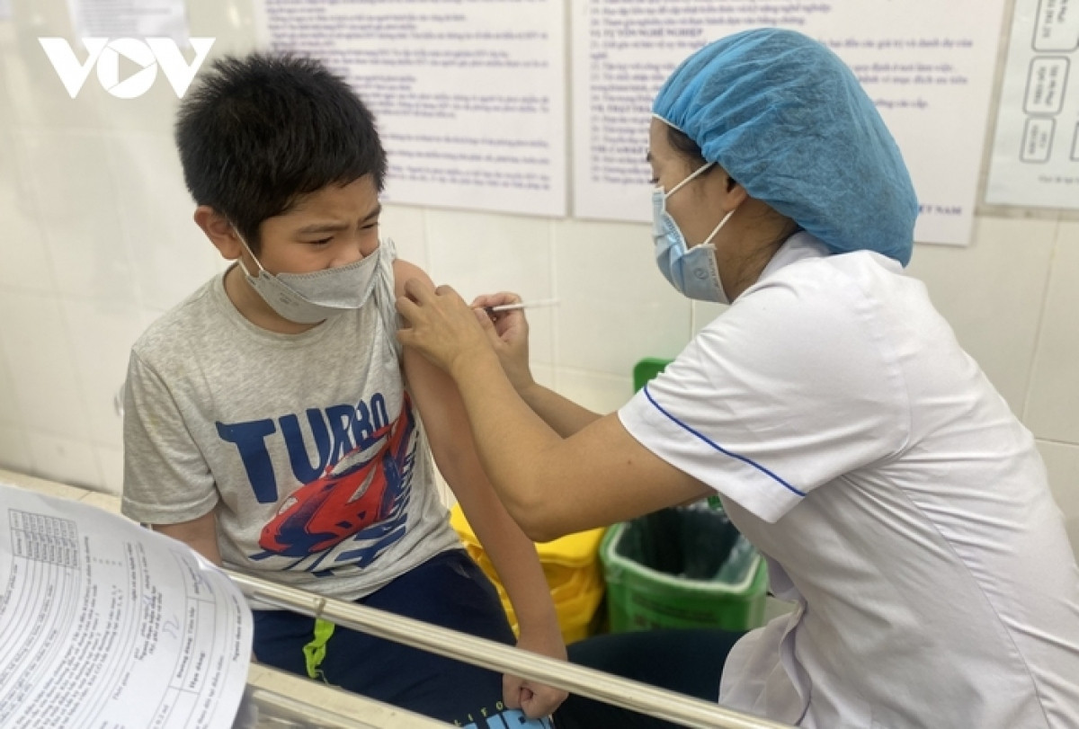 Thieu vaccine: Benh truyen nhiem mua he co the gay qua tai y te