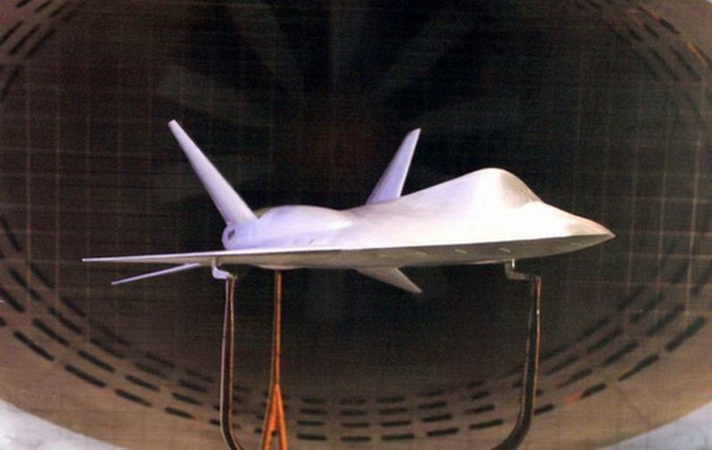 Văn phòng thiết kế Mikoyan đã nhận đơn đặt hàng cho việc nghiên cứu và tính toán khí động học cho một chiếc tiêm kích tiền tuyến đa năng hạng nhẹ với cấu hình 2 động cơ. Chi phí cho công việc ước tính khoảng 4 triệu Ruble.