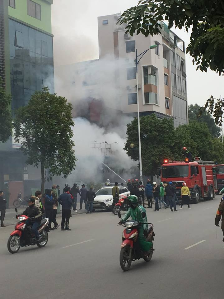 Một lãnh đạo Công an phường Quan Hoa cho biết, đến khoảng 9h15 ngọn cùng ngày ngọn lửa cơ bản đã được khống chế.