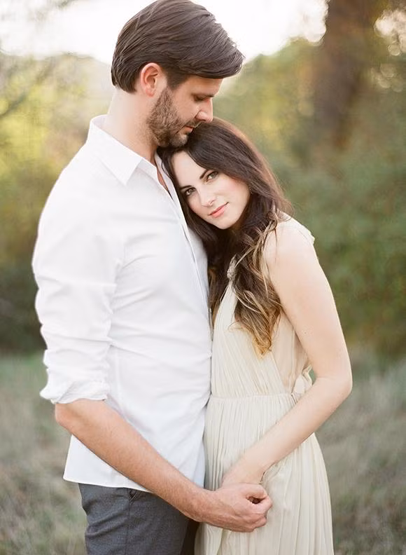 Trang trí phòng ngủ thật lãng mạn cũng là yếu tố giúp bạn khởi động “chuyện ấy” thêm hưng phấn. (Nguồn Weddbook)