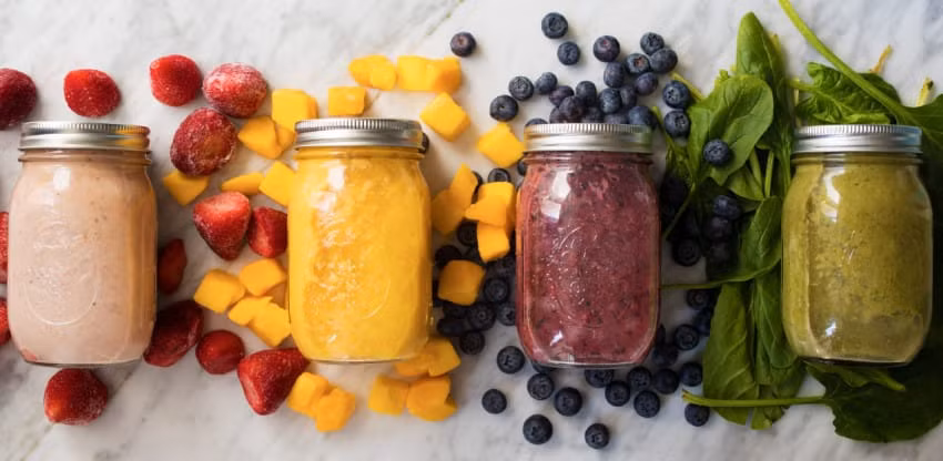 Muốn tỉnh tảo sau khi ngủ trưa dậy, bạn cũng đừng quên các loại nước sinh tố hoa quả hoặc nước ép rau tươi. Đây là những loại nước giúp bổ sung sinh lực cho cơ thể bạn cực tốt vào buổi chiều. (Nguồn Littlethings)