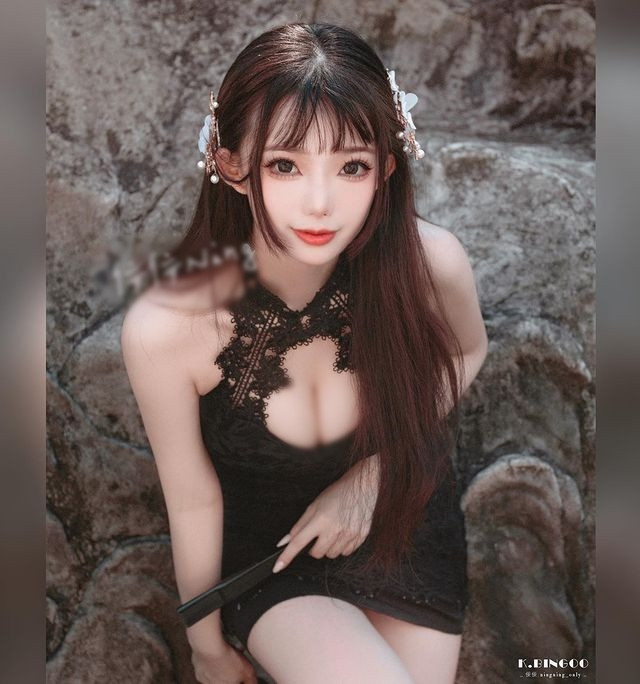 Mới đây, những hình ảnh hot girl Ning Ning hóa thân thành nàng tiểu thư đài các kiêu sa nhưng lại vô cùng nóng bỏng thu hút được không ít sự chú ý. (Nguồn ảnh: IG)