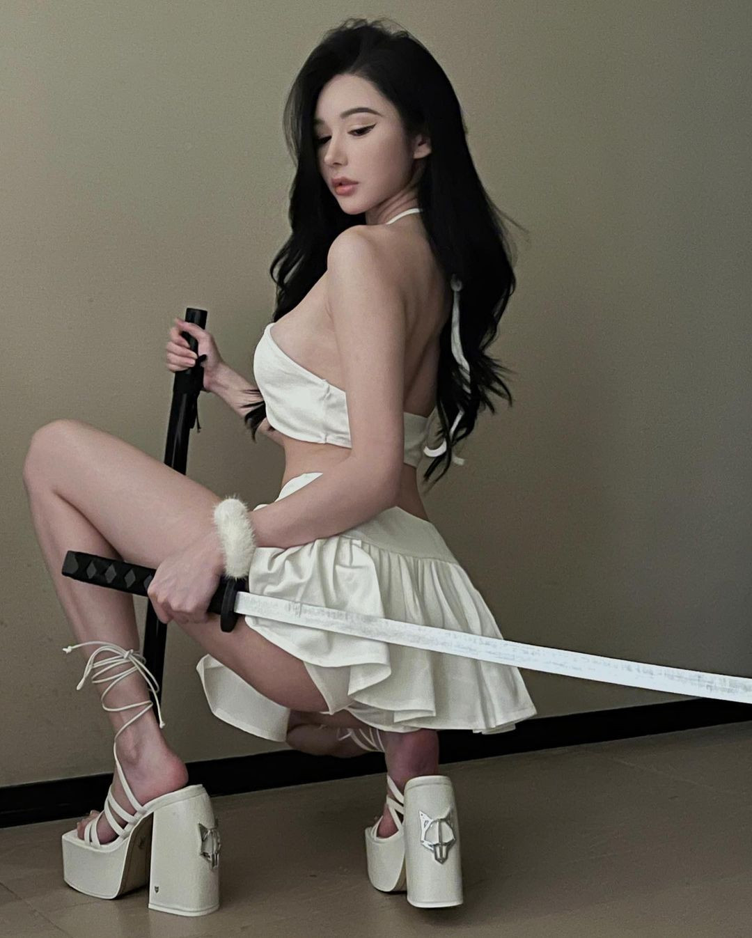 Đa số mọi người đều bị thu hút bởi sắc vóc của hot girl Viên Viện Tương và cho rằng cô nàng hóa thân thành nữ thần chiến binh rất gợi cảm, hút mắt.