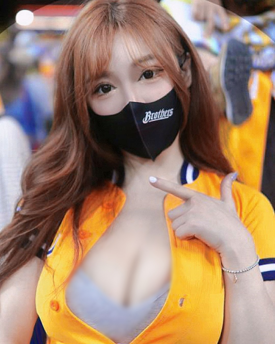 Những người này cho rằng hot girl Yumil làm xấu bộ đồng phục nữ sinh và những bức ảnh của cô nàng thực sự rất phản cảm.