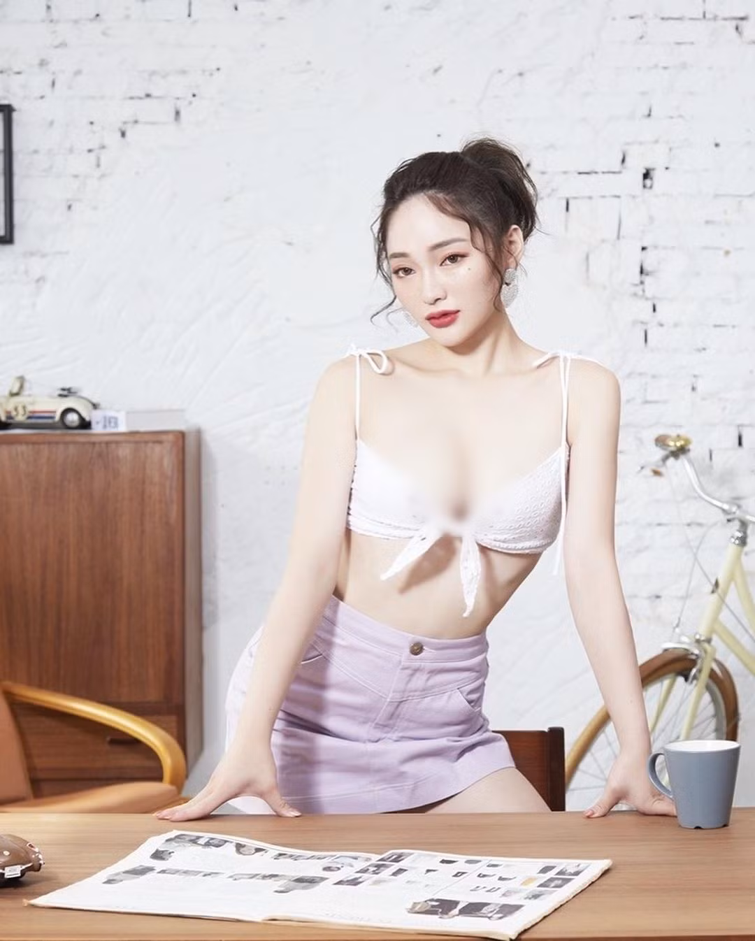 Dù mới nổi lên nhưng cô đã có hơn 200.000 người hâm mộ, theo dõi, mỗi bức ảnh đều nhận được cả chục ngàn lượt yêu thích, chia sẻ.