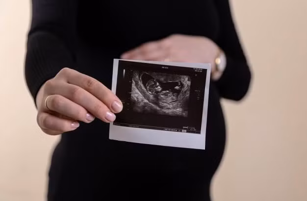 Chua tung an ai ban gai lai mang thai, chang trai soc nang