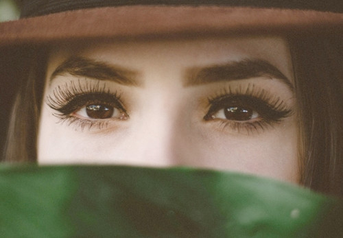 Deo mi gia den truong, nu sinh soc vi co giao lam dieu nay