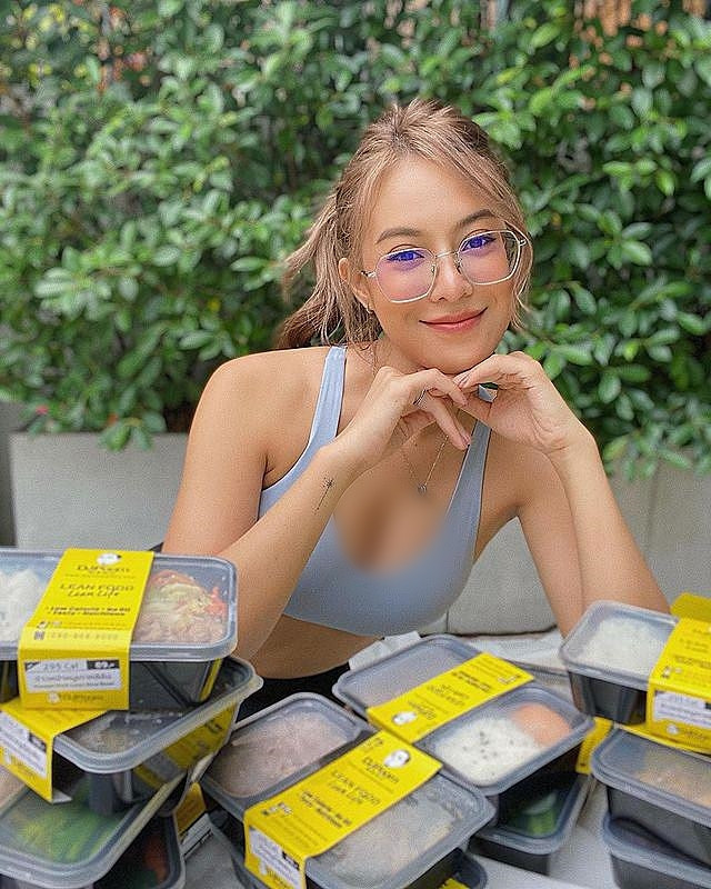 Theo tìm hiểu, Nattyonlyyy là một hot girl, người mẫu, Influencer có tiếng ở Thái Lan. Chỉ tính riêng trên trang cá nhân, cô nàng cũng có tới hơn 200.000 người theo dõi, hâm mộ.