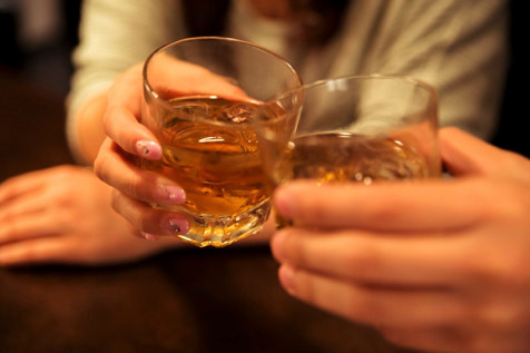 Say ruou, co gai tinh mot dem voi anh trai ban than...ket dang