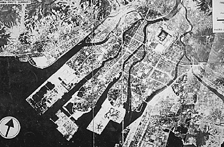 Thành phố Hiroshima trước khi xảy ra vụ không kích hạt nhân khủng khiếp.