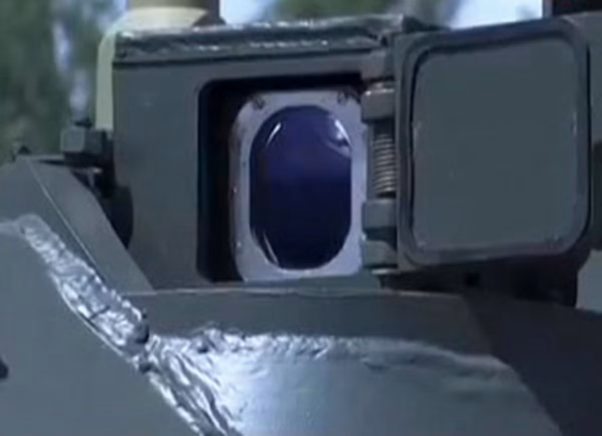 Ngoài ra, Sprut-SDM1 còn được trang bị hệ thống ngắm ảnh nhiệt cho phép tác chiến trong mọi điều kiện thời tiết cả ngày lẫn đêm.