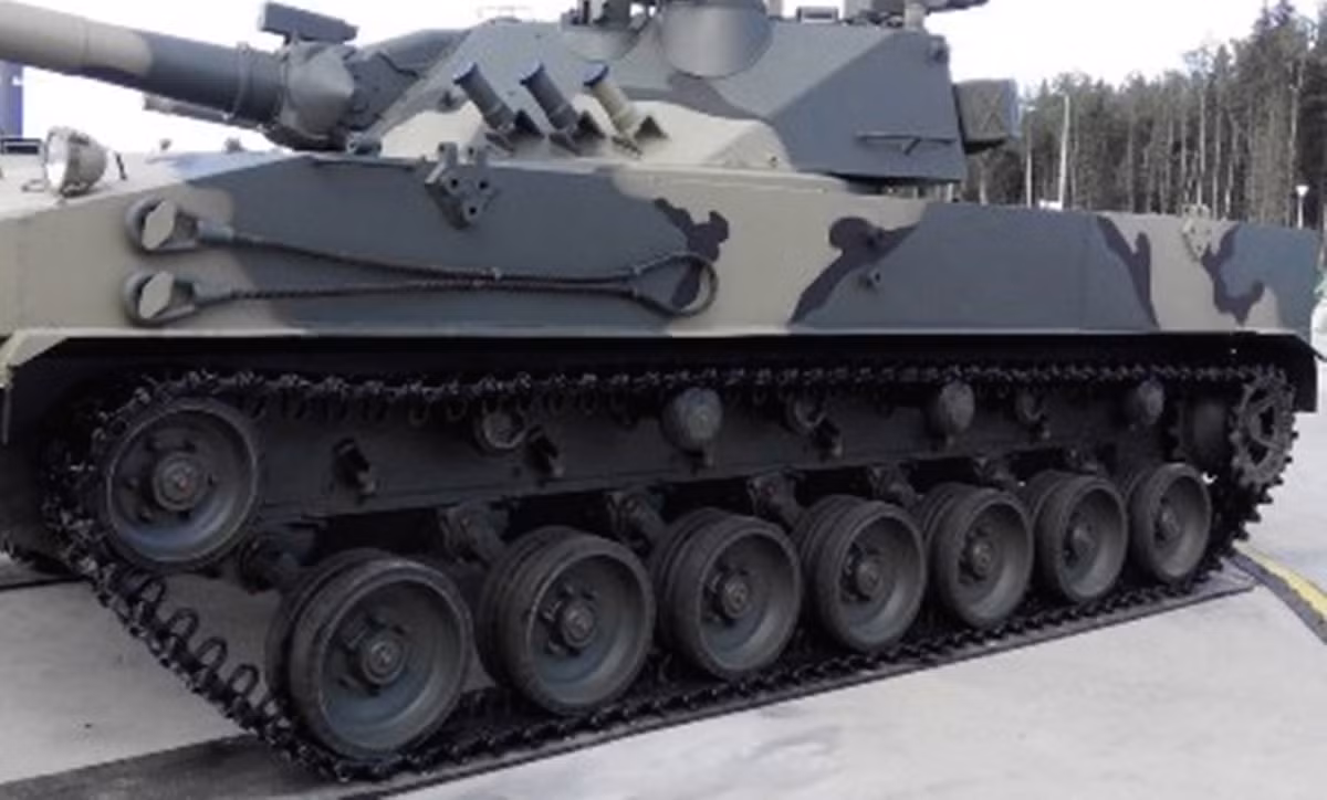 Trong khi phiên bản pháo chống tăng tự hành Sprut-SDM1 được phát triển dựa phát triển dựa trên khung gầm xe bọc thép đổ bộ đường không BMD-4M.