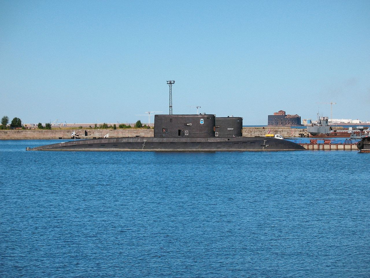 Được biết, tàu ngầm Chita số hiệu B-260 được khởi đóng ngày 28/2/1981, hạ thủy ngày 23/8/1981 và chính thức làm nhiệm vụ trong Hạm đội Thái Bình Dương - Hải quân Liên Xô từ ngày 30/12/1981.