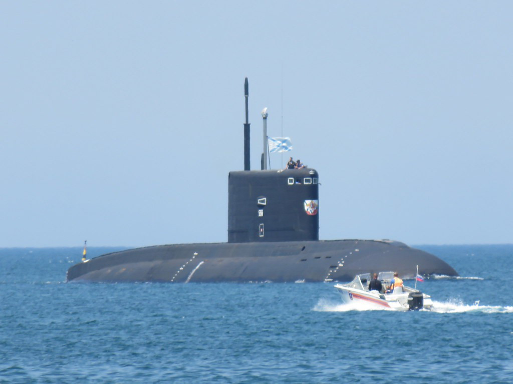 heo thông tin được cung cấp bởi tờ báo Gazeta, tàu ngầm diesel-điện mang tên Chita thuộc phân lớp Kilo 877 (thế hệ trước của Kilo 636) đã bất ngờ bị chìm xuống dưới nước.