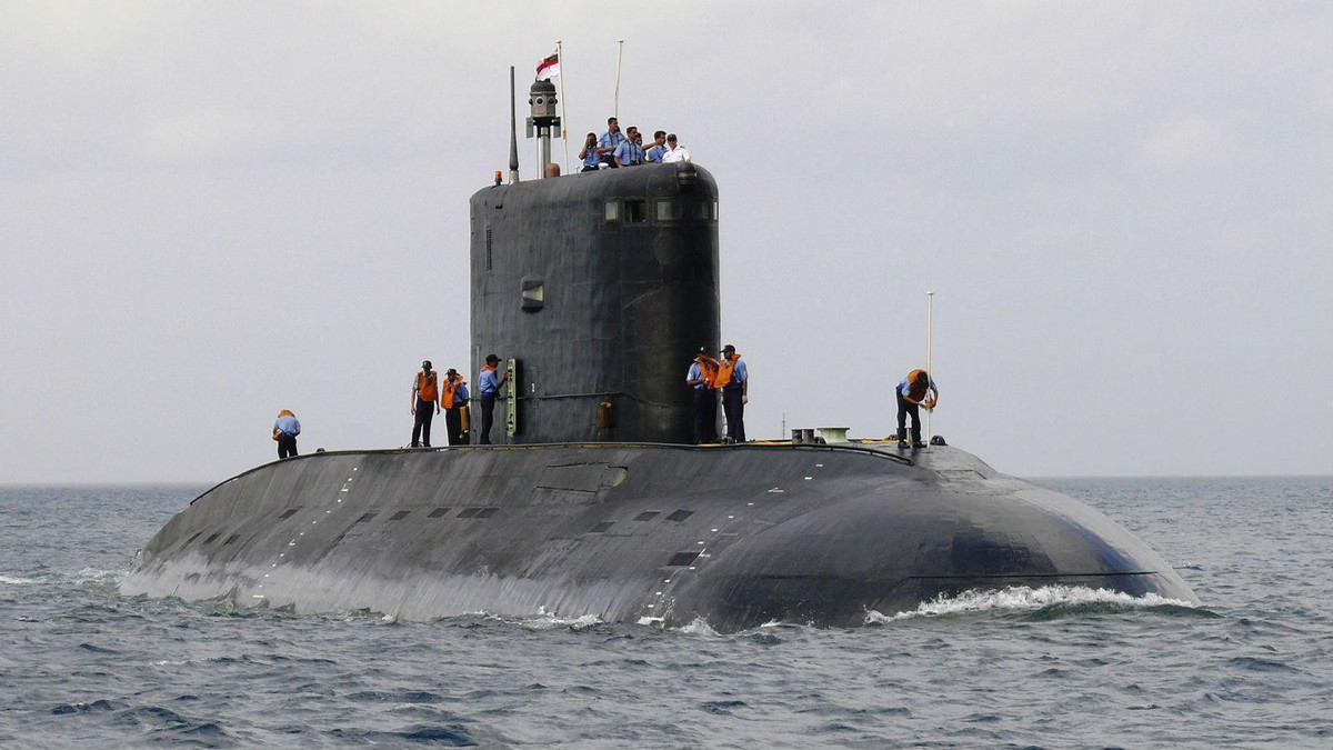 Cần lưu ý rằng trước đó tàu ngầm tấn công diesel-điện Chita được coi là một đối thủ rất đáng gờm, do sự hiện diện của tên lửa hành trình chống hạm siêu thanh 3M-54 Kalibr được tích hợp sau quá trình hiện đại hóa cùng 18 ngư lôi hạng nặng.