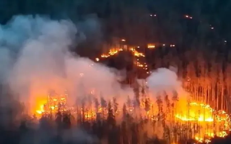 “Khi Vidar (vị thần báo thù Bắc Âu) xuất hiện, màn đêm ở Nga sẽ không còn yên bình nữa”. Cách diễn đạt mang tính biểu tượng này không chỉ phản ánh khát vọng chiến thắng của Quân đội Ukraine, mà còn bộc lộ vai trò của máy bay không người lái thermite trong cuộc chiến tâm lý. Ảnh: CNN.