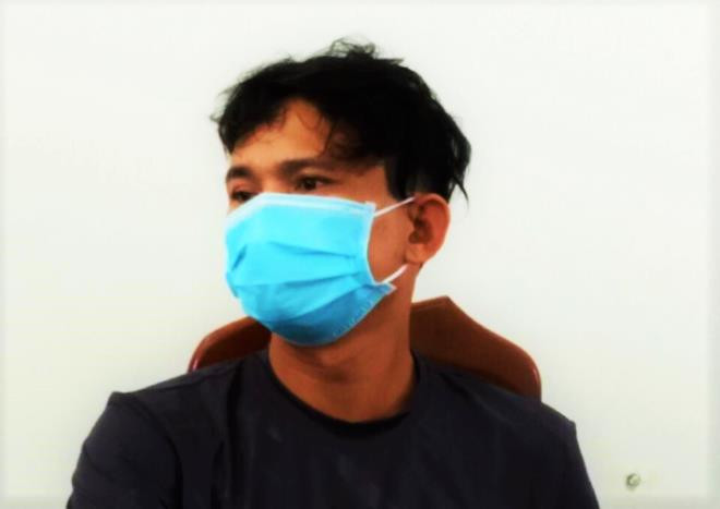  Bắt được nghi phạm chém 2 bạn nhậu thương vong: Chiều 1/9, Công an tỉnh Quảng Nam cho biết, đơn vị vừa phối hợp với Công an tỉnh Phú Yên bắt giữ Lê Văn Thông (40 tuổi, quê Quảng Ngãi). Sau khi chém 2 bạn nhậu thương vong, Lê Văn Thông bị lực lượng chức năng bắt giữ khi đang trên đường di chuyển vào miền Nam lẩn trốn.