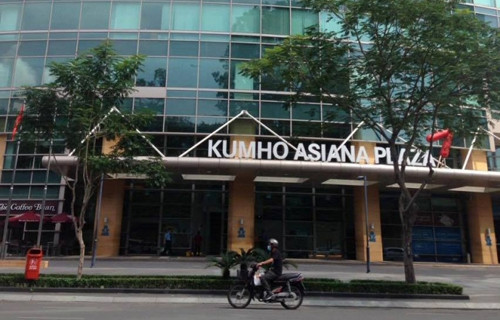 TP HCM: Gap nan o toa nha Kumho, nguoi giao hang chet tham-Hinh-2