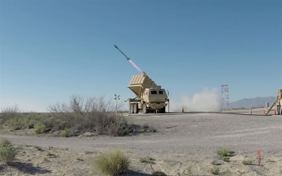 Được phát triển theo cấu trúc hệ thống mở, bệ phóng sẽ kết nối với Trung tâm điều hành tác chiến qua Hệ thống chỉ huy tác chiến phòng không và phòng thủ tên lửa tích hợp (IBCS) để hỗ trợ và phối hợp tiêu diệt các mục tiêu.