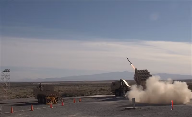 Hệ thống bao gồm 15 ống phóng, mỗi ống chứa 1 thiết bị đánh chặn cỡ lớn hoặc nhiều thiết bị đánh chặn nhỏ hơn. Cuộc thử nghiệm sử dụng ống phóng đơn mang tên lửa Stinger. Lục quân Mỹ dự kiến sẽ thử nghiệm bệ phóng đa năng này để phóng nhiều loại tên lửa.