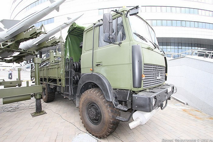 Theo thông tin của tờ Belarus News, nhiều khả năng S-125-2BM Alebarda (Pechora-2BM) sẽ được chuyển cho Iraq. Đây thực chất là phiên bản tự hành hóa của Pechora-2TM và được coi là bản nâng cấp từ Pechora-2M.