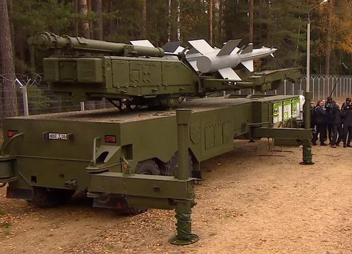 Việc tái lập trình quy trình để thiết lập các lệnh điều khiển sẽ gửi tới quả tên lửa chỉ trong vài phần nghìn giây, sau đó chúng có thể được kết nối với trạm điều khiển chiến đấu.