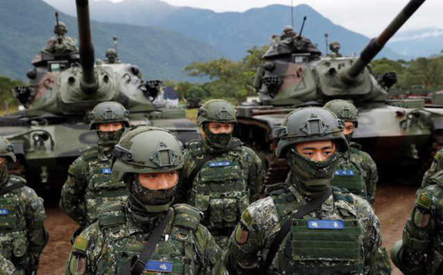 Lực lượng lục quân của Đài Loan có nhiệm vụ bảo vệ đảo chính và các đảo nhỏ; đồng thời hỗ trợ các hoạt động chống khủng bố và phòng chống, cứu trợ thảm họa thiên tai trong nước khi được yêu cầu.