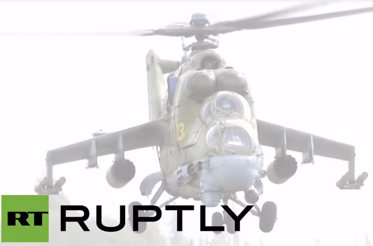 Với buồng lái được bọc giáp chống đạn pháo, súng máy, trang bị hệ thống mồi bẫy nhiệt, trực thăng Mi-24V có khả năng sống sót cao trên chiến trường.