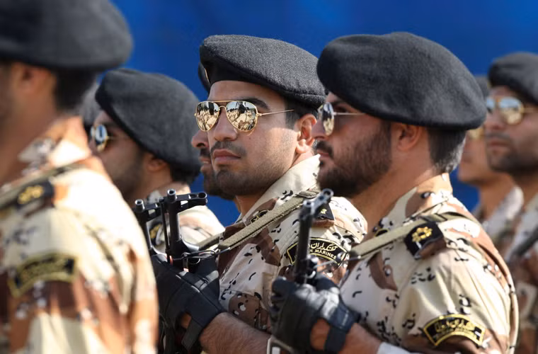 Lực lượng Quds là đơn vị đặc biệt của Vệ binh Cách mạng Iran có quân số khoảng 15.000 người. Quds bắt đầu tham chiến ở Syria từ tháng 9/2012 với quân số bí ẩn.