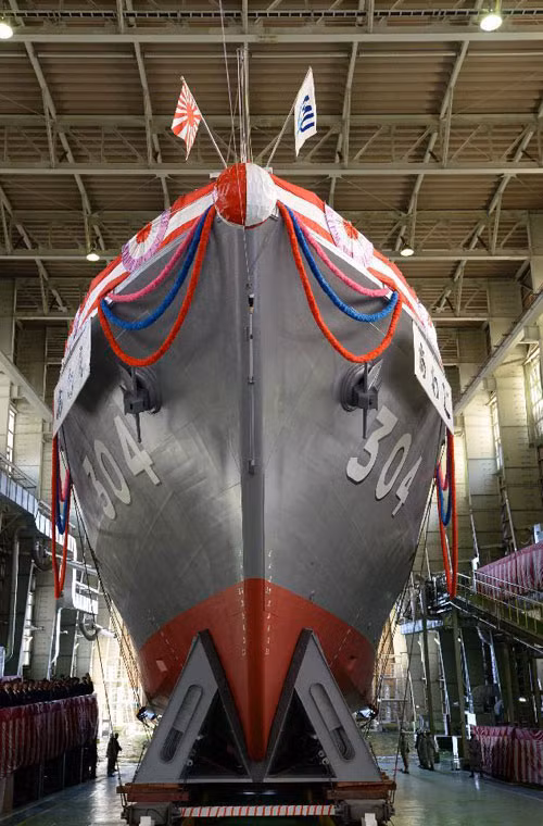 Theo các nguồn tin công khai, lớp vỏ của con tàu làm hoàn toàn bằng nhựa giúp miễn nhiễm hoàn toàn với các loại mìn nước, thủy lôi lắp cảm biến từ tính.