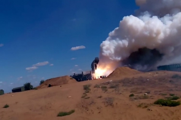 Những tay súng phiến quân và cộng đồng cư dân mạng Thổ Nhĩ Kỳ cho rằng Không quân Thổ Nhĩ Kỳ đã làm điều này, tuy nhiên các ý kiến tường thuật lại không rõ ràng.