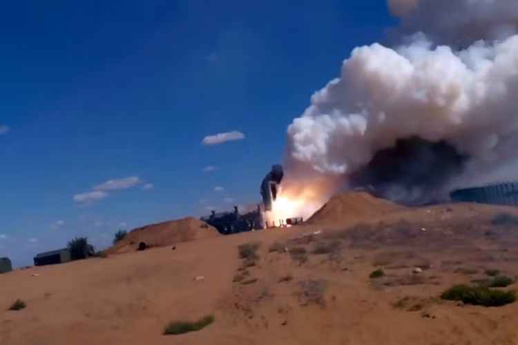 Những tay súng phiến quân và cộng đồng cư dân mạng Thổ Nhĩ Kỳ cho rằng Không quân Thổ Nhĩ Kỳ đã làm điều này, tuy nhiên các ý kiến tường thuật lại không rõ ràng.