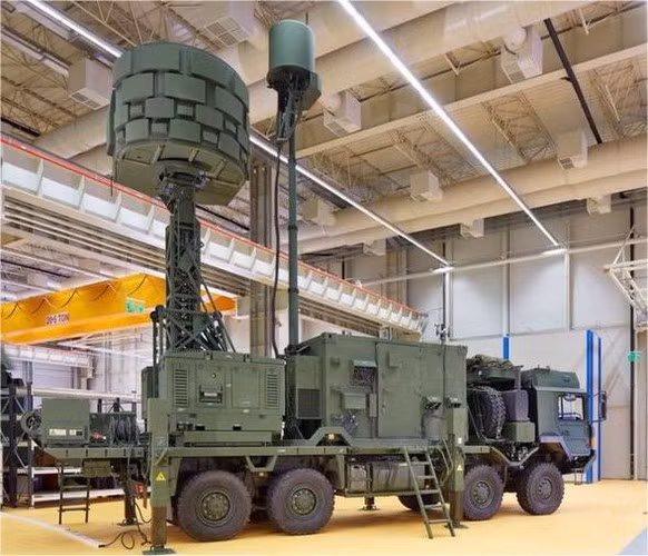 Các khí tài tác chiến điện tử, trinh sát của tổ hợp Koral có tầm hoạt động trong khoảng 100 - 150 km, công suất mạnh của chúng đủ để chế áp phương tiện đối phương.