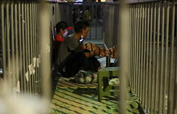 Ban tổ chức sân Cẩm Phả sẽ phát hành 16.000 vé mời. Các biện pháp giữ trật tự, phân hàng cũng được nghiên cứu kỹ đảm bảo an toàn cho người hâm mộ (Ảnh: Anh Thư).