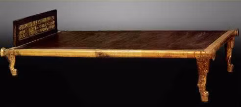 Hetepetheres là vợ của pharaoh Snefru và là mẹ của pharaoh Khufu - nhà vua thứ 2 của Vương triều thứ 4 của Ai Cập cổ đại.