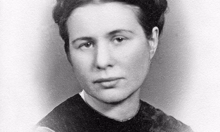 Không ít người Do Thái ở Warszawa bị Đức quốc xã đưa tới các khu ổ chuột. Là nhân viên của Sở Phúc lợi Warsaw, bà Irena Sendler đã có điều kiện gần gũi những gia đình nghèo Do Thái từ trước khi Chiến tranh thế giới 2 nổ ra.